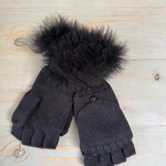 UGG FINGERLESS KNIT GLOVES WITH FUR - Picture 2 of 9